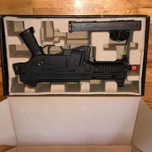 Ump air soft gun with vest and mask
